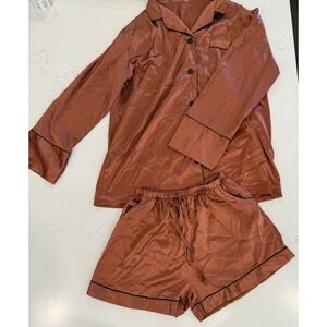 Womens Silk/Satin like 2pc Pj Set Button down shirt & Shorts Size XL Unbranded‎